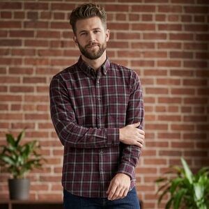 Uniqlo Men's Plaid Button Down Shirt in Burgundy and Gray
A2